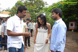 Nani Amala Paul Jandapai Kairaju Muhurat