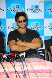 Trivikram Srinivas Julayi Press Meet Photos