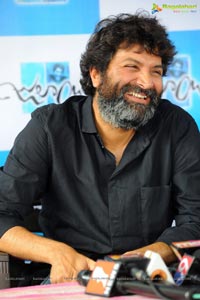 Trivikram Srinivas Julayi Press Meet Photos