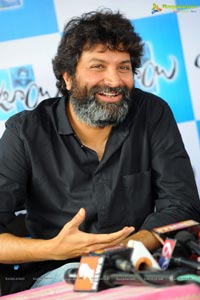 Trivikram Srinivas Julayi Press Meet Photos