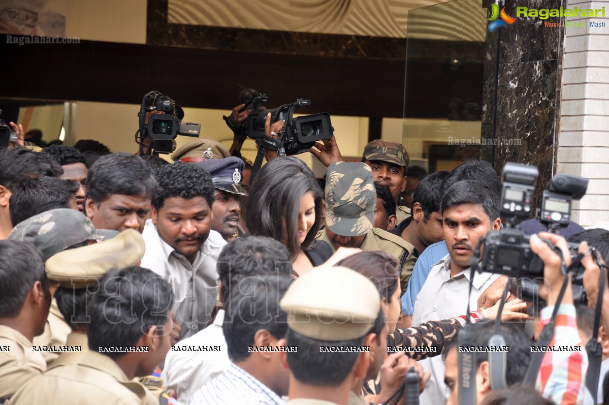 Katrina Kaif visits Gitanjali Jewels, Hyderabad