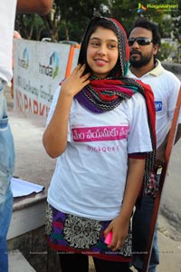 Niti Taylor, Tanish Mem Vayasuku Vacham Promotion Rally Photos