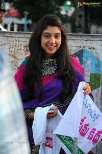 Niti Taylor, Tanish Mem Vayasuku Vacham Promotion Rally Photos