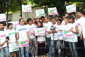 Niti Taylor, Tanish Mem Vayasuku Vacham Promotion Rally Photos