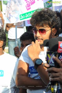 Niti Taylor, Tanish Mem Vayasuku Vacham Promotion Rally Photos