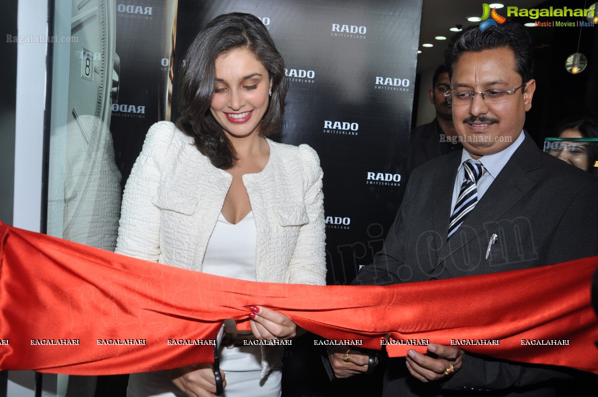 Lisa Ray launches Rado Jubilee Hills Store