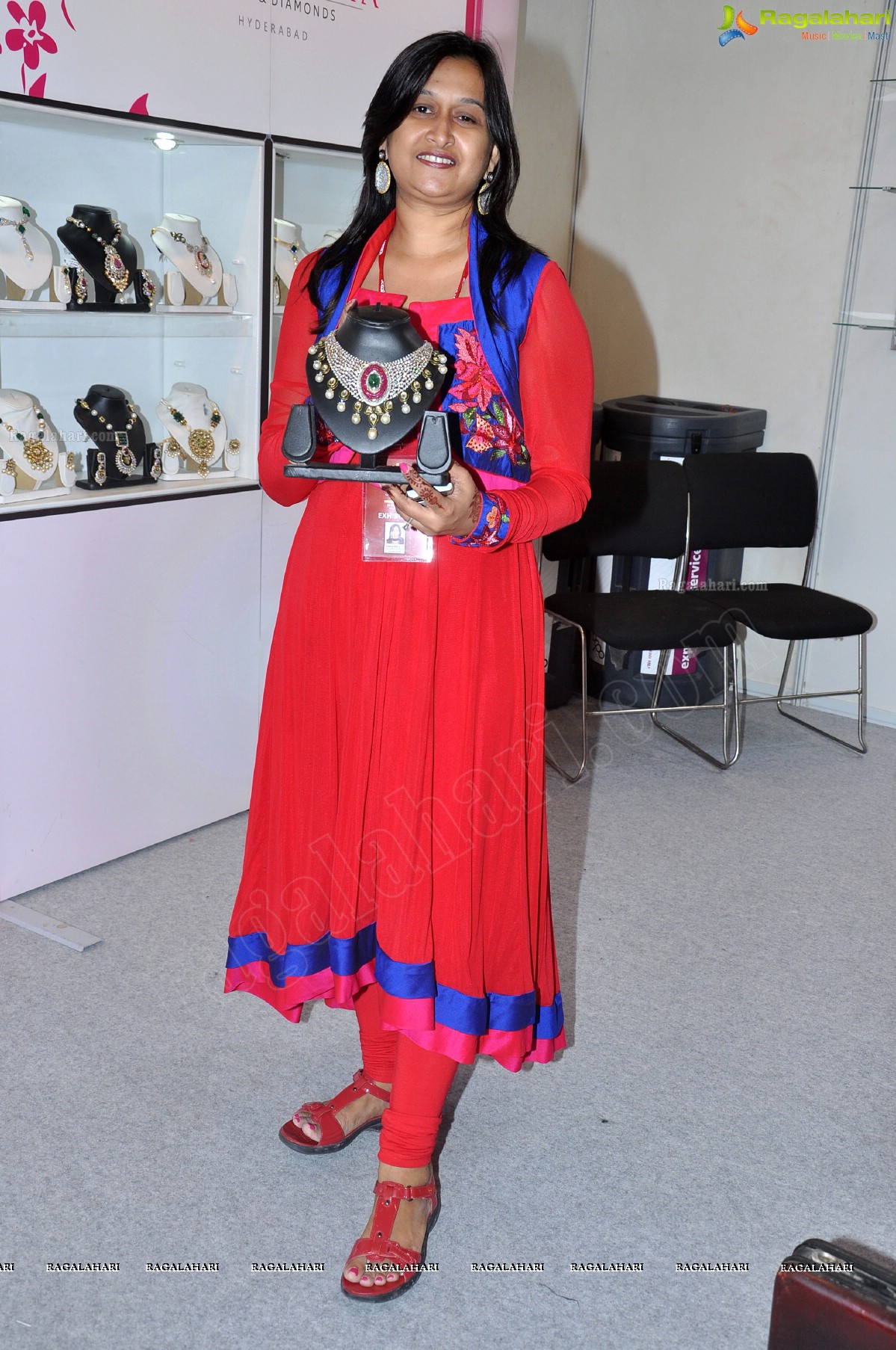 Raveena Tandon launches 8th HIGJE
