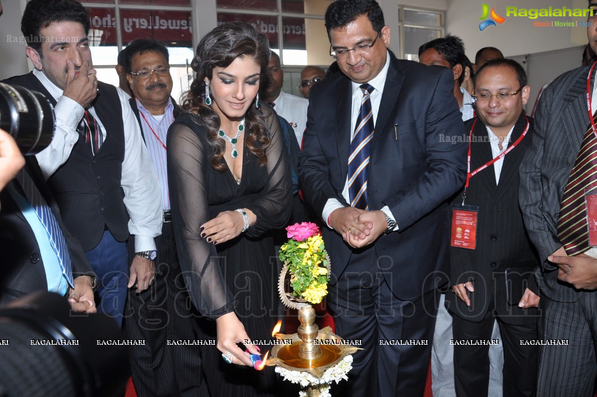 Raveena Tandon launches 8th HIGJE