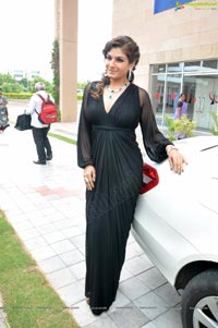 Raveena Tandon launches 8th HIGJE, Hyderabad