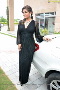 Raveena Tandon launches 8th HIGJE, Hyderabad