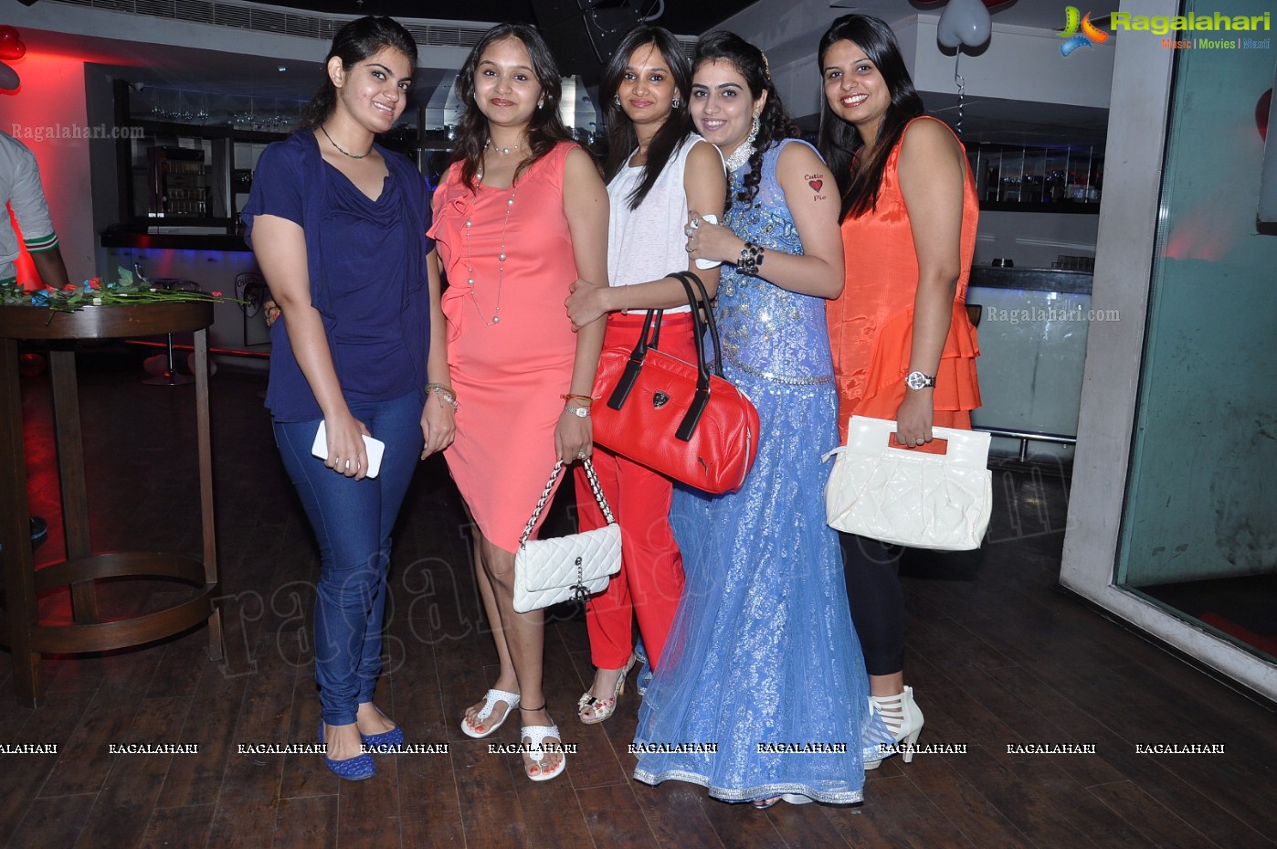 Shipra Gandhi Birthday Bash at Rain Pub