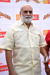 Nagarjuna's Shirdi Sai Hoarding Launch