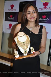 Jwala Gutta at Manepally Jewellers Hyderabad for Sravanam Collection Launch