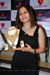 Jwala Gutta at Manepally Jewellers Hyderabad for Sravanam Collection Launch