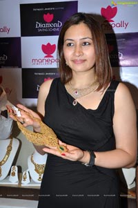 Jwala Gutta at Manepally Jewellers Hyderabad for Sravanam Collection Launch