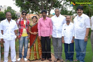 Tanusha Film Muhurat