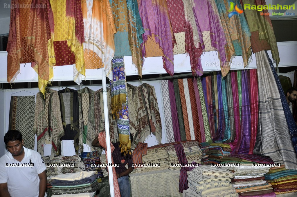 Weaves India Exhibition cum Sale