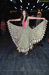 Hot Fashion Show at Kismet Pub, Hyderabad