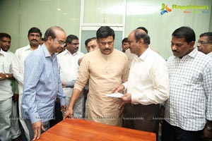 KL Narayana gives 10 Lakhs Check to Chiranjeevi