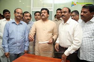 KL Narayana gives 10 Lakhs Check to Chiranjeevi