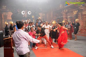 Manushulatho Jagratha Working Stills