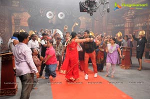 Manushulatho Jagratha Working Stills