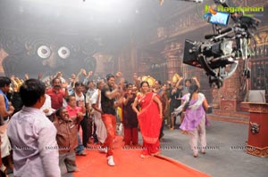 Manushulatho Jagratha Working Stills