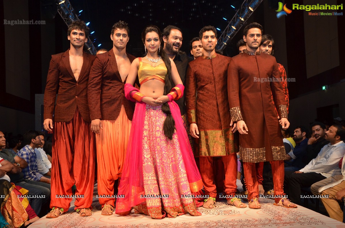 Hyderabad Fashion Week-2013, Season 3 (Day 1)