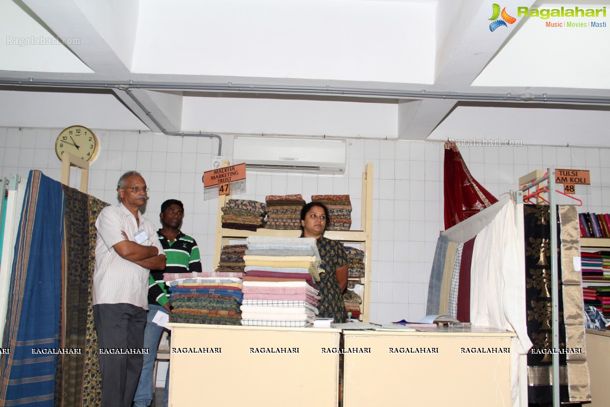 Aakruthi Vastra Exhibition