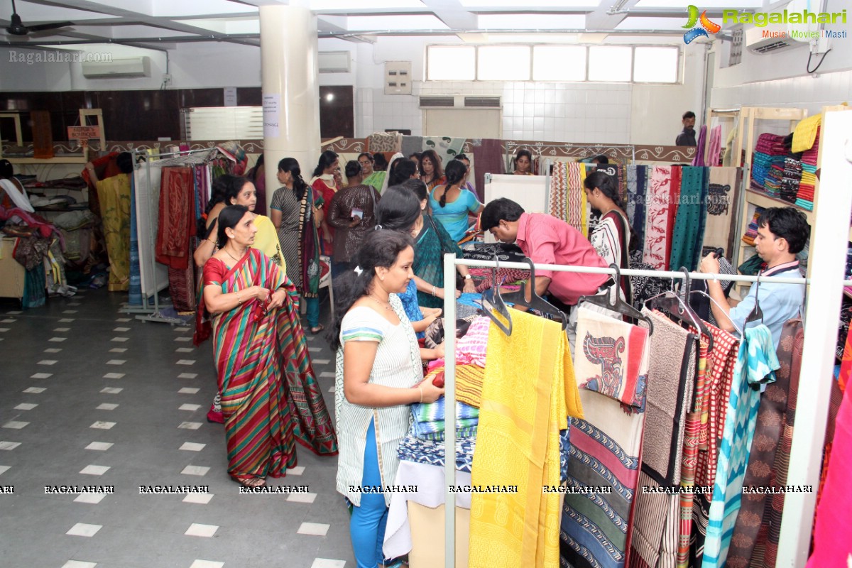 Aakruthi Vastra Exhibition