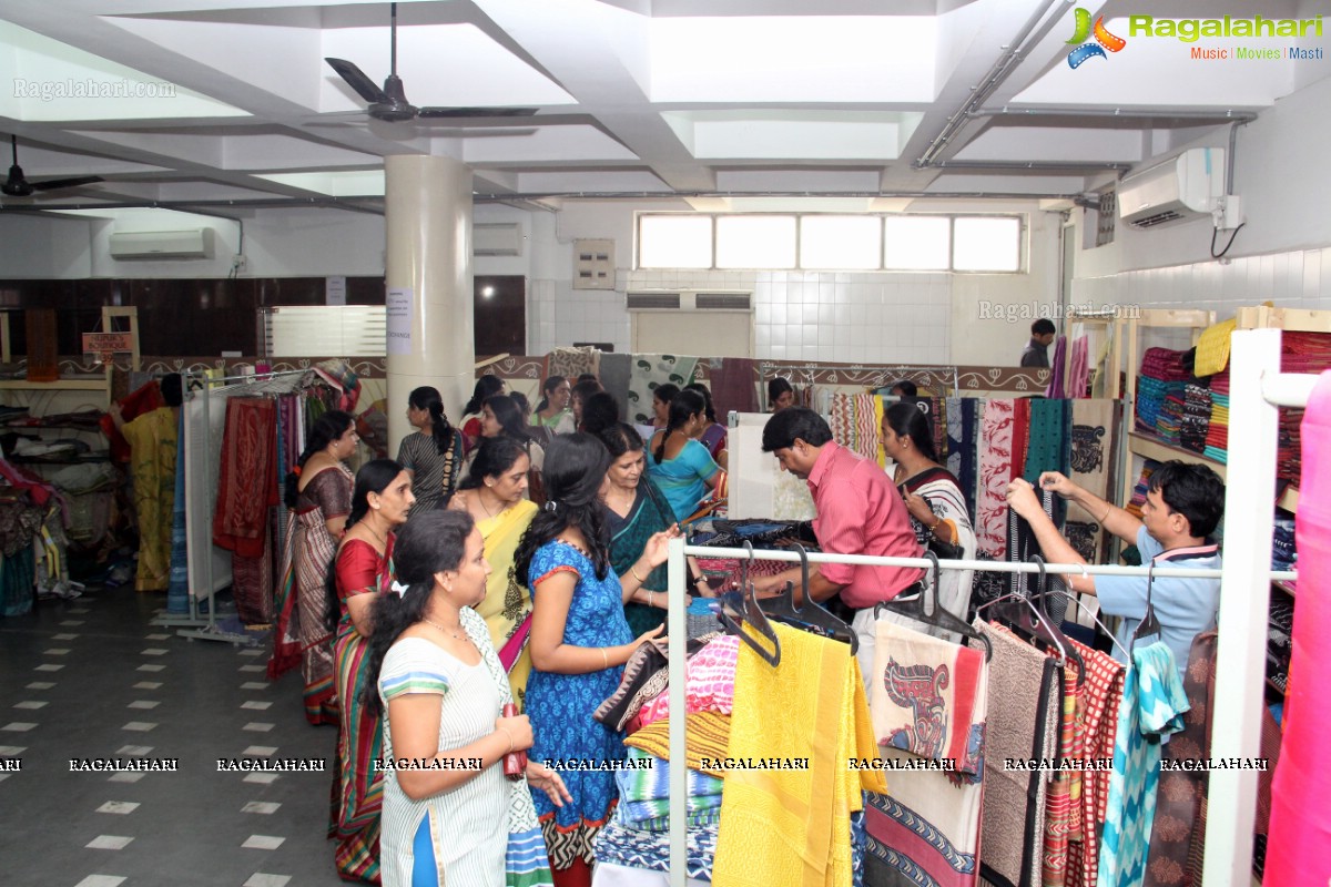 Aakruthi Vastra Exhibition