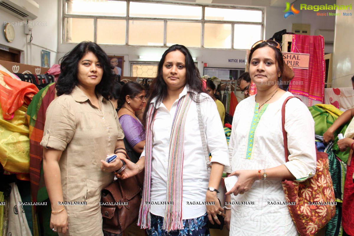 Aakruthi Vastra Exhibition