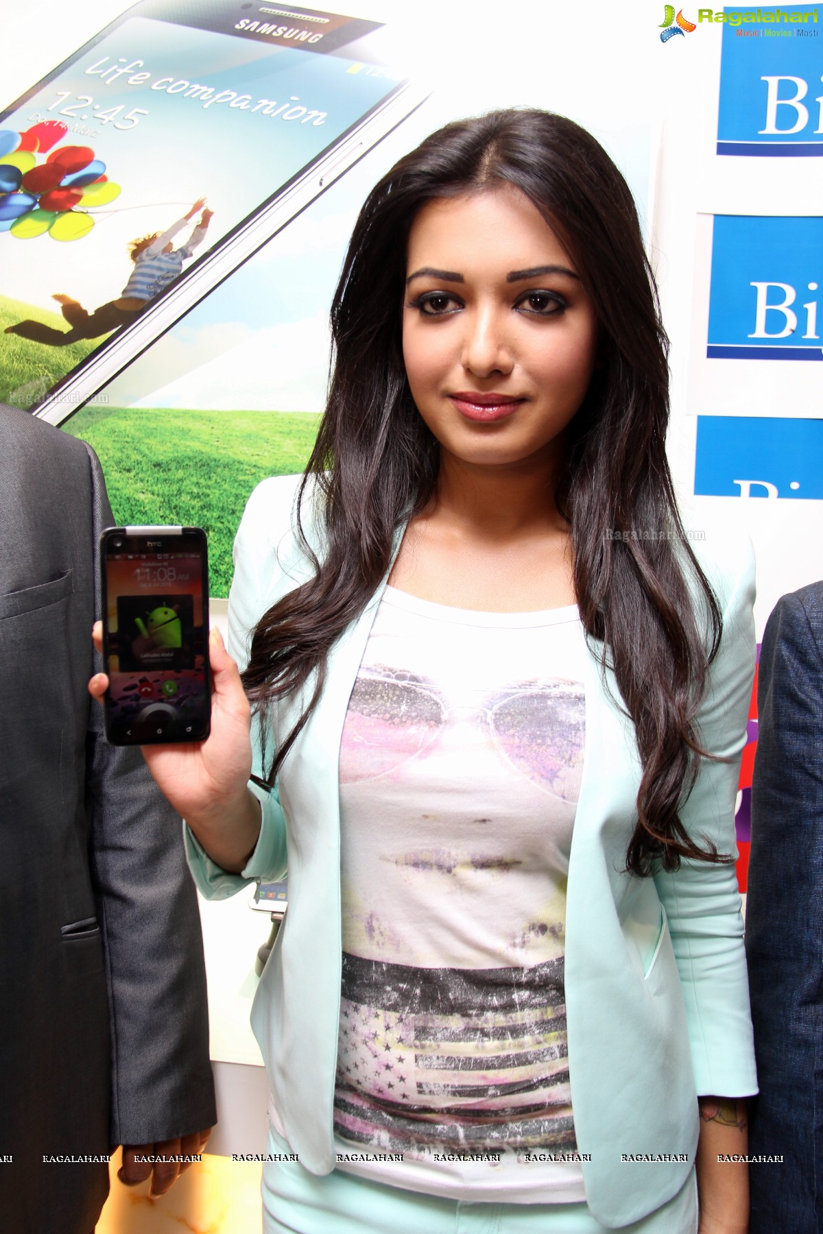 Catherine Tresa inaugurates Big C at KPHB Colony, Hyderabad