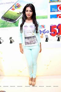 Catherine Tresa inaugurates Big C at KPHB Colony, Hyderabad