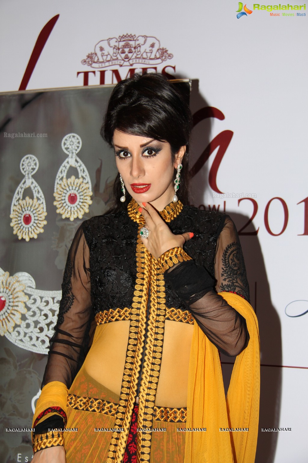 Shreedevi Chowdary inaugurates Times Gehena Jewellery and Bridal Exhibition