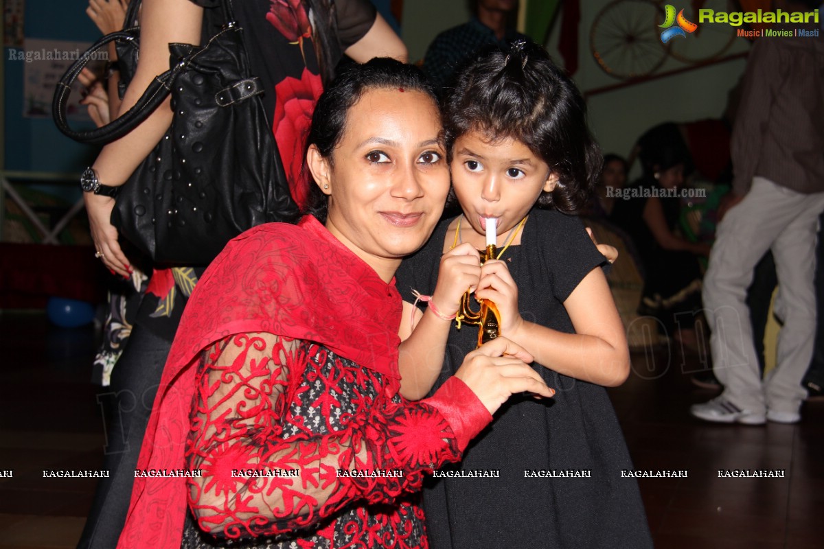 Mom Kiddos Club Treasure Hunt at Village, Hyderabad