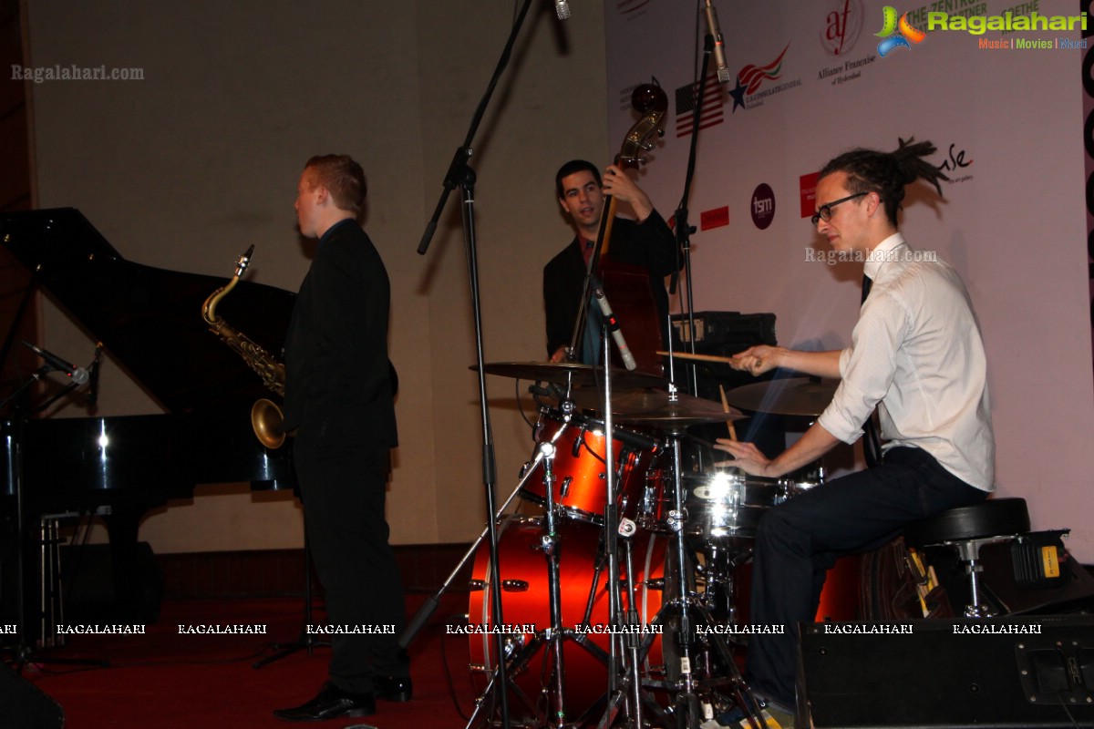 Monsoon Regatta - The Sharik Hasan Quartet Jazz Concert 