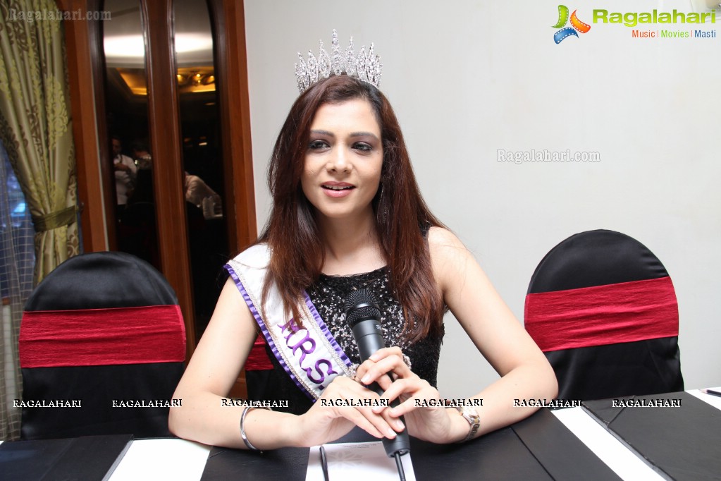 Mrs. India International 2013 Amita Piyush Motwani Press Meet