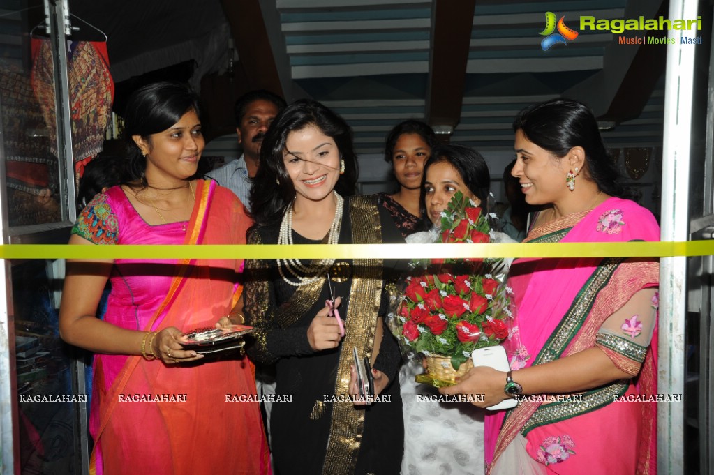 Gehana Vasisth inaugurates Parinaya Wedding Fair at Sri Satyasai Nigamagamam