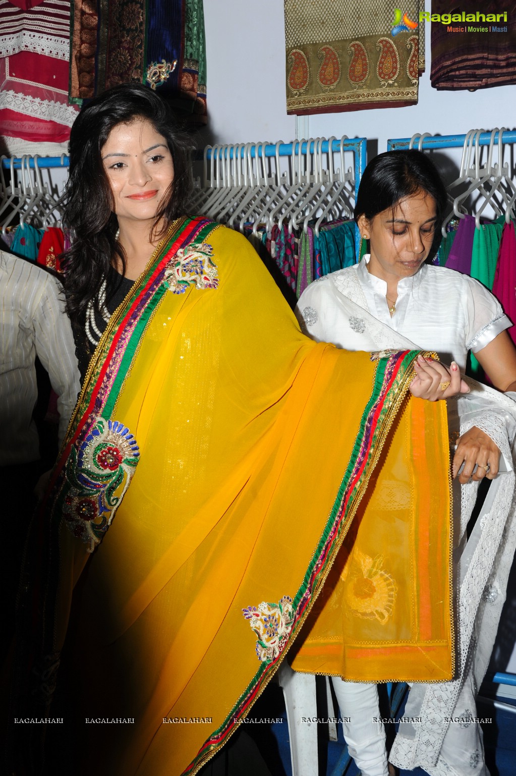 Gehana Vasisth inaugurates Parinaya Wedding Fair at Sri Satyasai Nigamagamam
