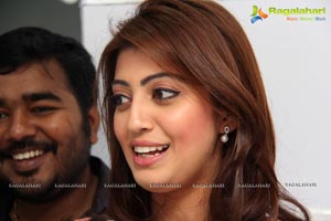 Pranitha launches Naturals at Barkatpura