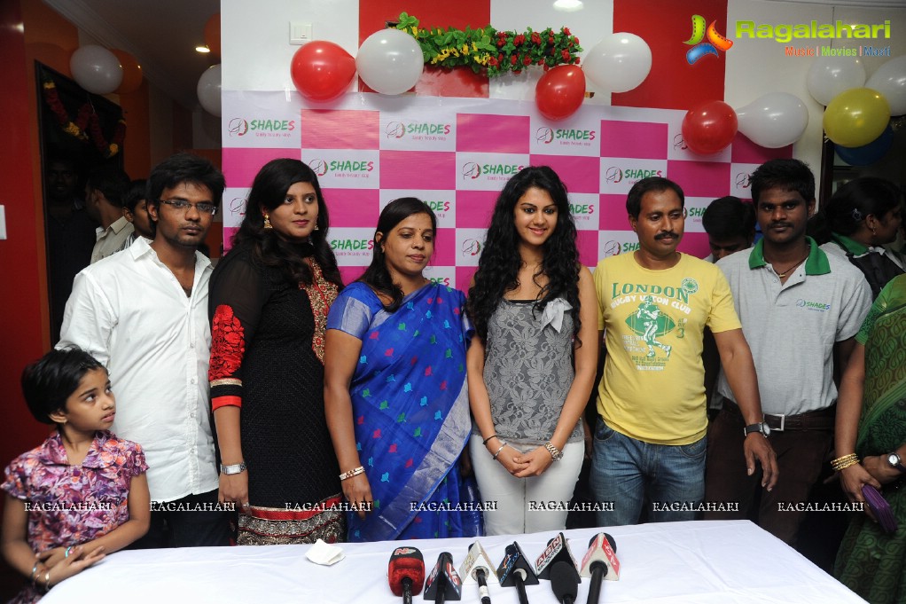 Kamana Jethmalani inaugurates Shades Family Beauty Shop at Ameerpet, Hyderabad