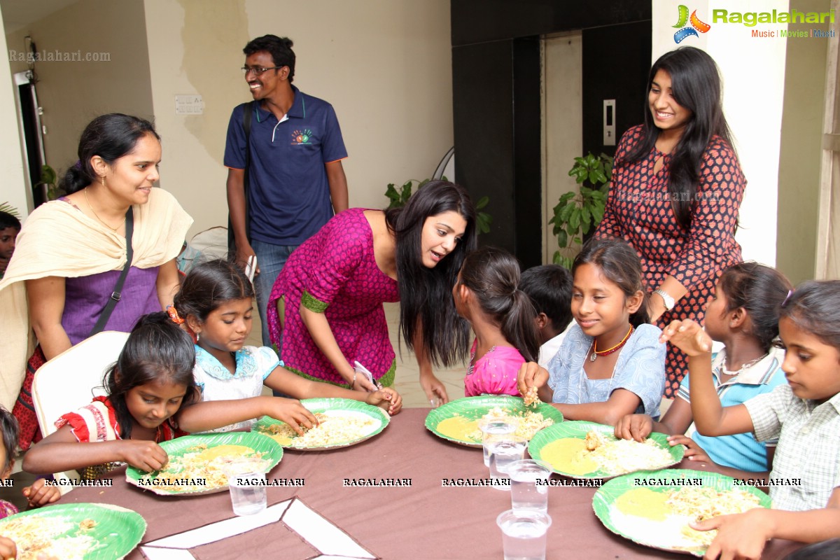 Tashu Kaushik at Helping Hands Humanity Event