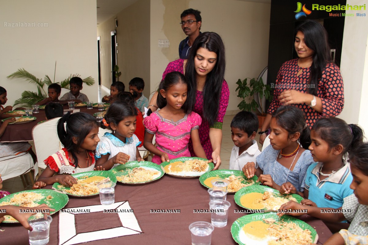 Tashu Kaushik at Helping Hands Humanity Event