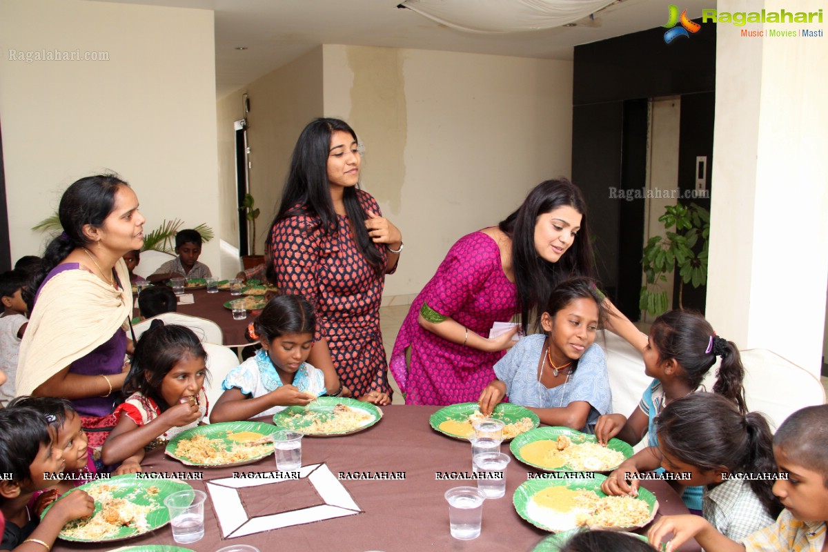 Tashu Kaushik at Helping Hands Humanity Event