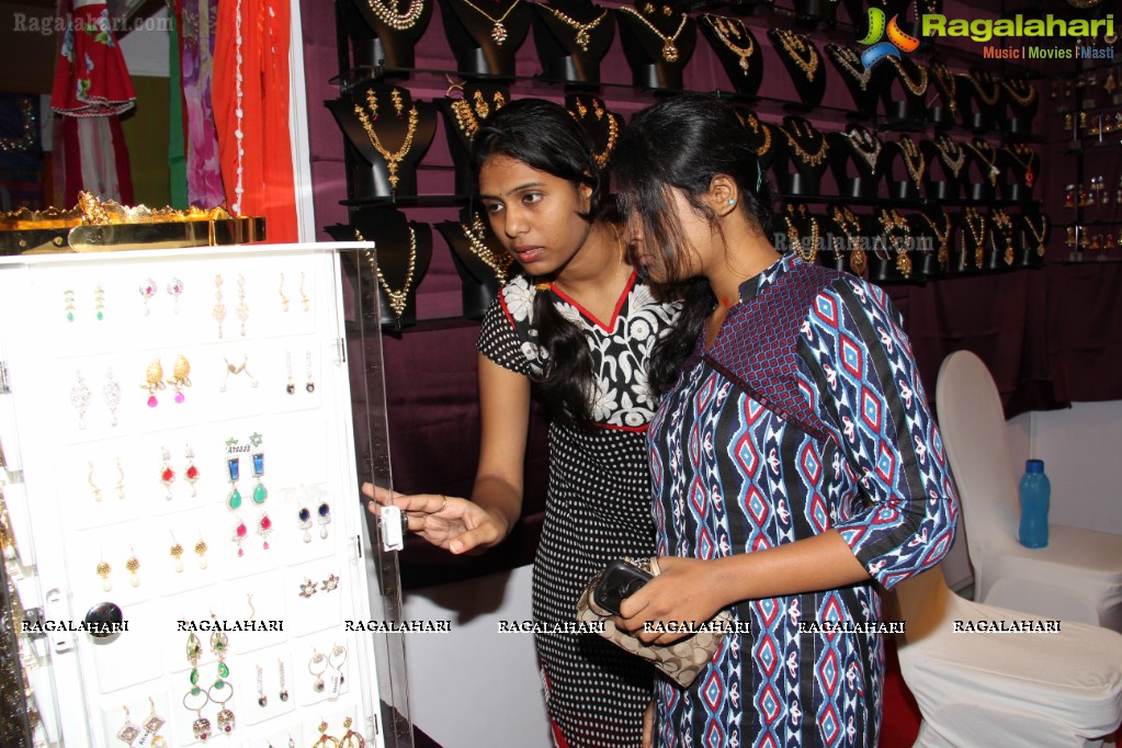 Tejaswi inaugurates Trendz Exhibition at Taj Krishna, Hyderabad