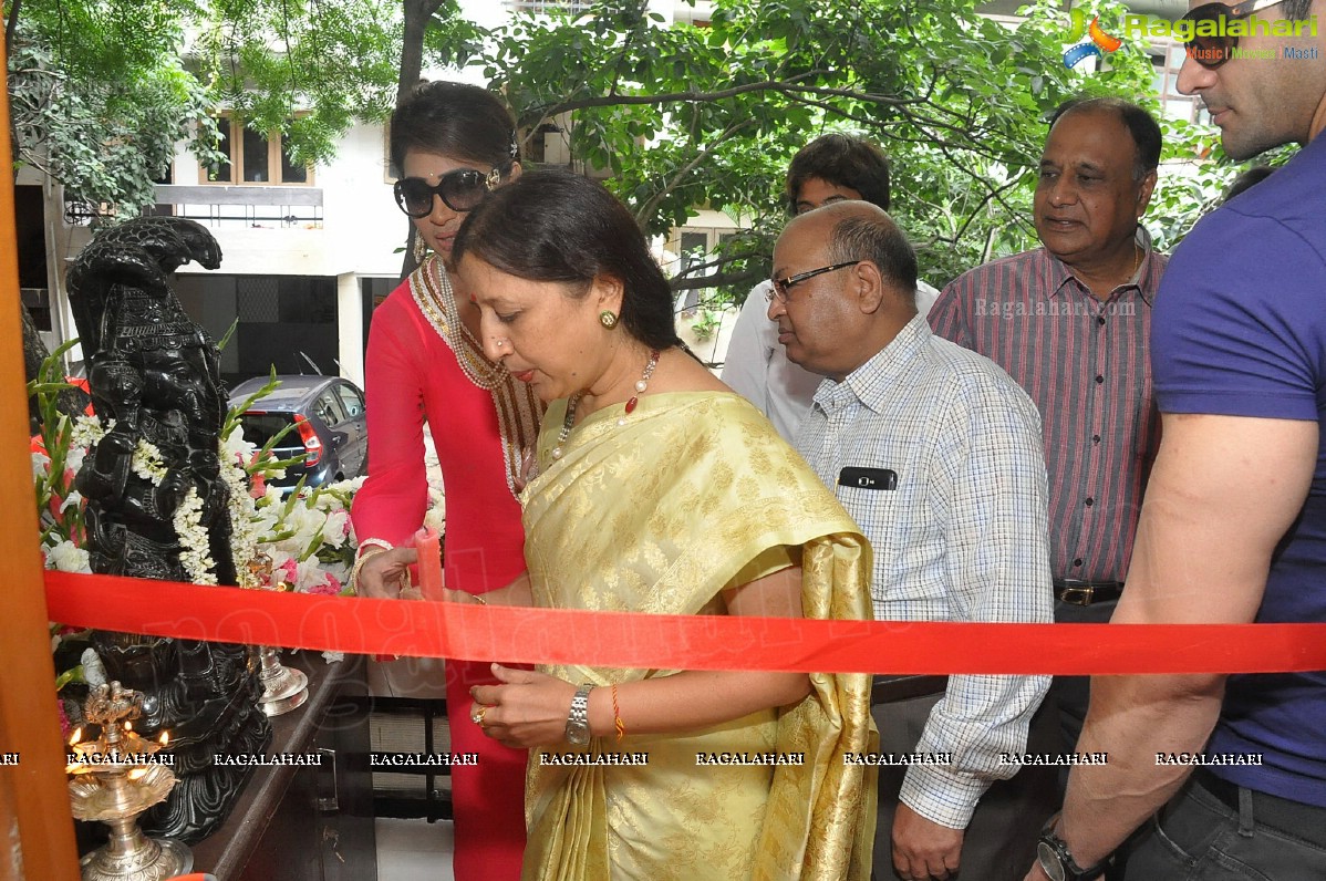 Trushna & Shruti Tibrewala TS Luxury Stores Launch, Hyderabad