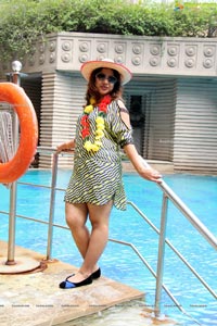 Sparks n Sizzles Get Together by Vinny Singh at Marriott Poolside