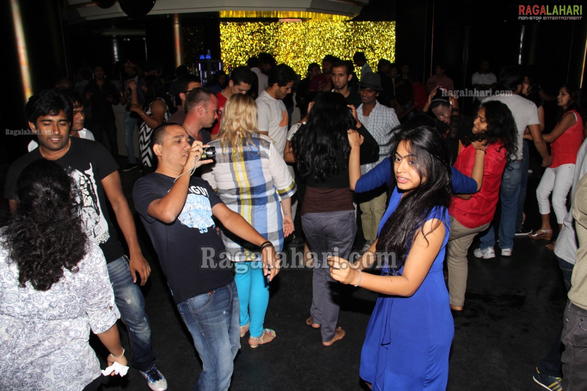 Poonam Pandey parties at Kismet Pub, Hyderabad