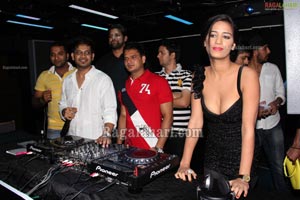 Poonam Pandey at Kismet Pub